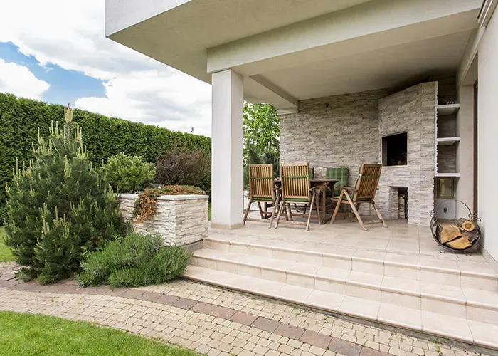terrasse de maion en pierre
